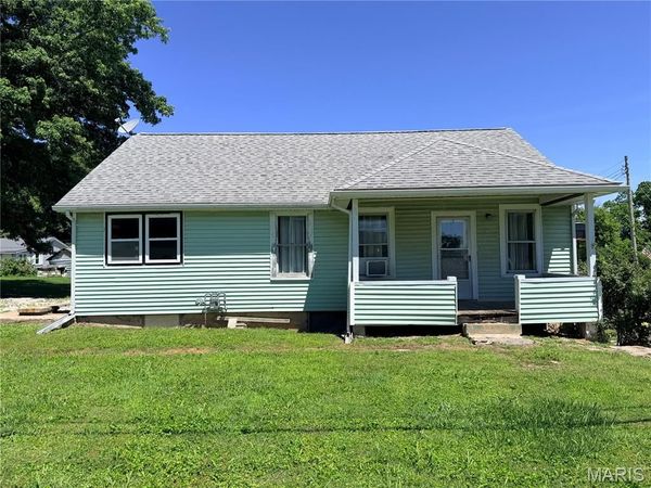 300 N Broadway , Kampsville, IL 62053