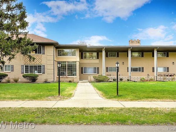 2309 WALTON Boulevard , Rochester Hills, MI 48309