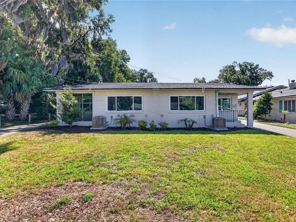 1012 N BAKER STREET , MOUNT DORA, FL 32757