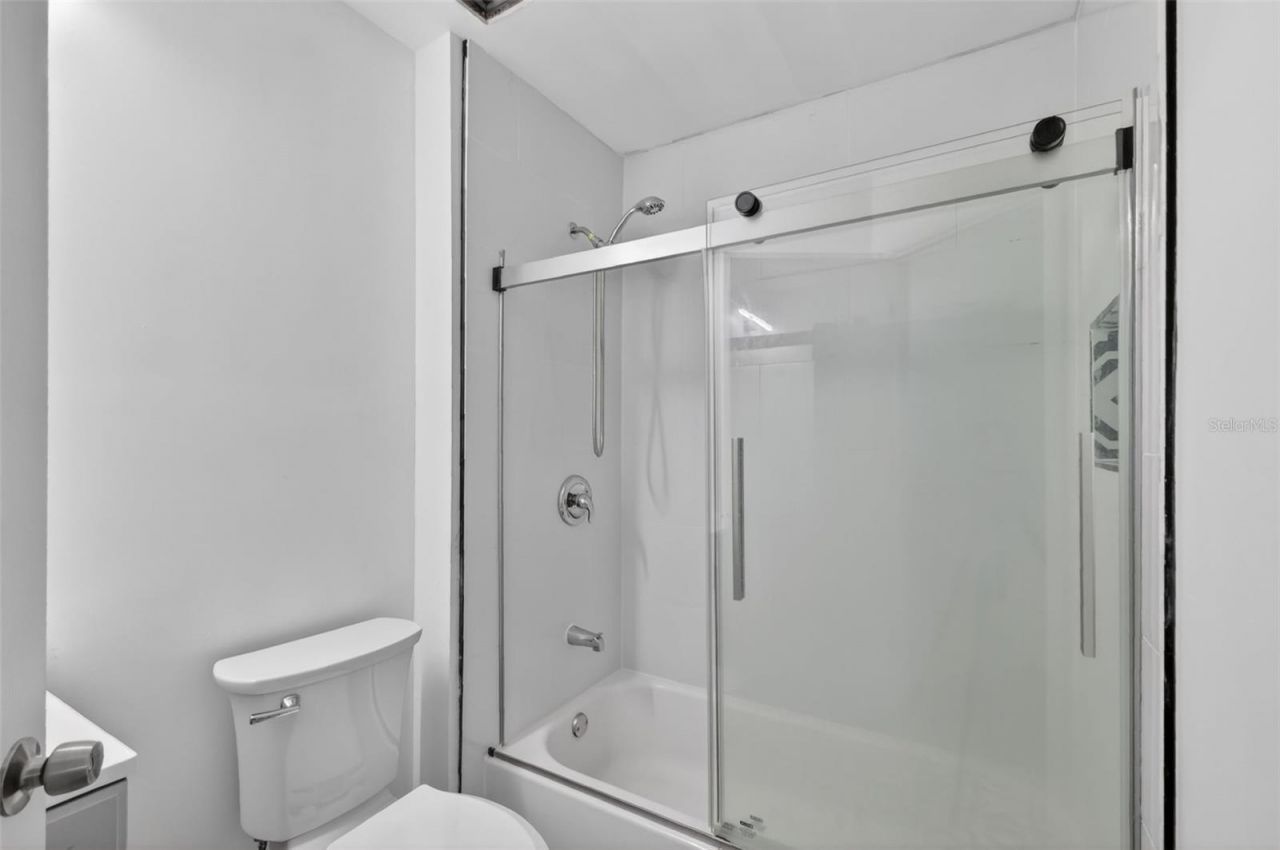 5121 Picadilly Circus Court, Orlando, FL 32839 Photo
