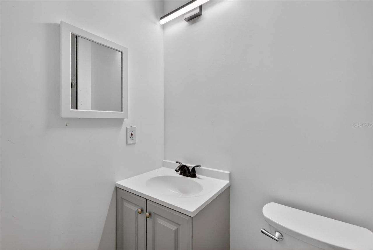 5121 Picadilly Circus Court, Orlando, FL 32839 Photo