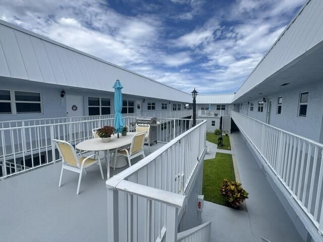 2400 NE 16th Street, Unit 205, Pompano Beach, FL 33062 Photo
