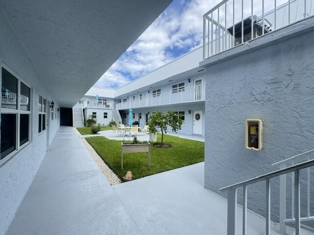 2400 NE 16th Street, Unit 205, Pompano Beach, FL 33062 Photo