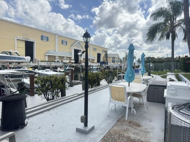 2400 NE 16th Street, Unit 205, Pompano Beach, FL 33062 Photo