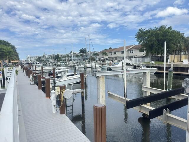 2400 NE 16th Street, Unit 205, Pompano Beach, FL 33062 Photo