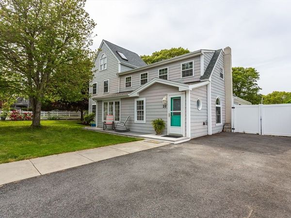 28 Winona Ave, Fairhaven, MA 02719