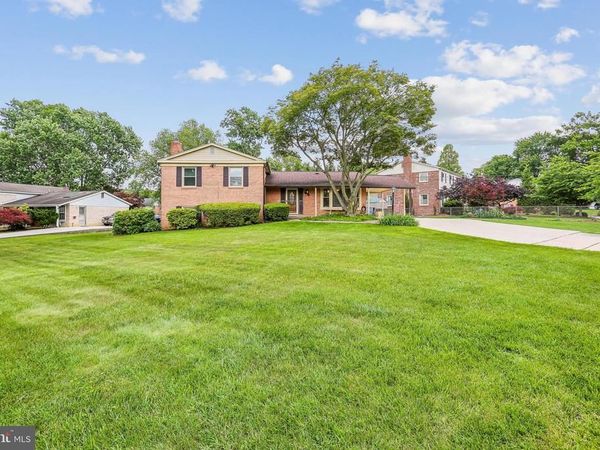 2 FOXHALL COURT, SILVER SPRING, MD 20906