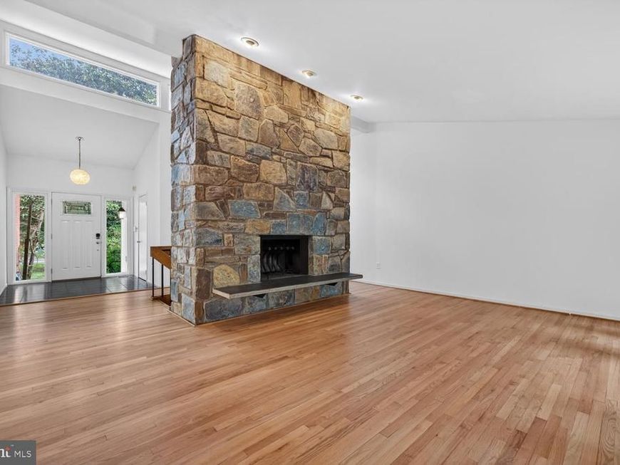 9404 Woodington Drive, Potomac, MD 20854 Main Photo