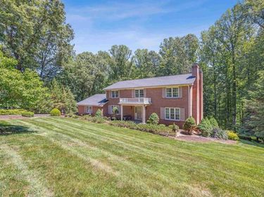 985 TANGLEWOOD RD, CHARLOTTESVILLE, VA 22901
