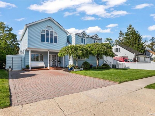 38 Hayden Drive , Bethpage, NY 11714
