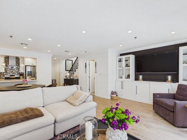 735 W California , Glendale, CA 91203