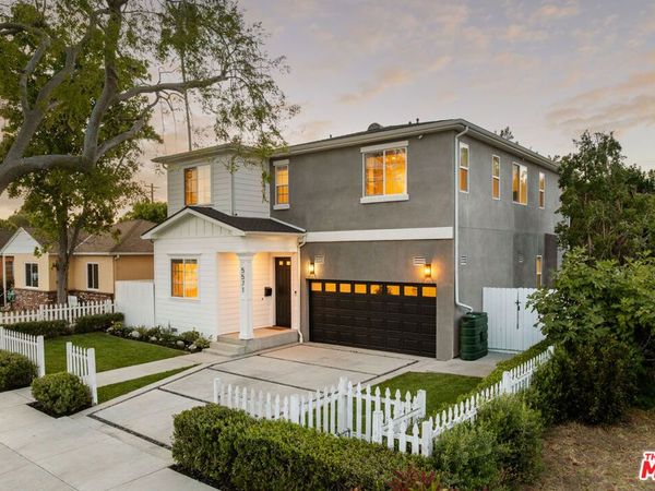 5571 W 82nd Street , Los Angeles, CA 90045
