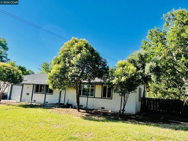 2085 Acwron Dr , Red Bluff, CA 96080