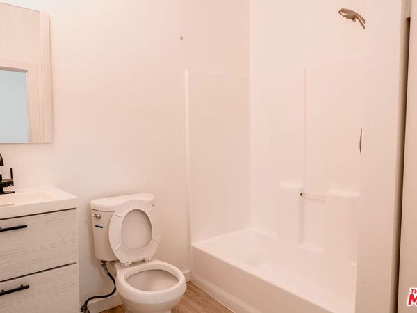 4518 Hollywood Boulevard, Unit 10, Los Angeles, CA 90027