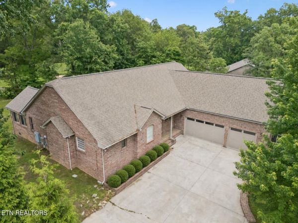 54 Fairway Court, Crossville, TN 38571