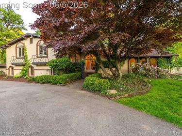 1865 Harvest Lane, Bloomfield Hills, MI 48302