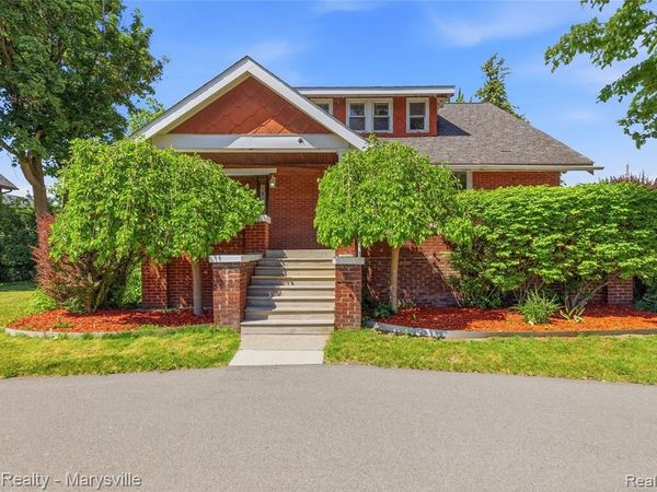 504 Clinton, St. Clair, MI 48079