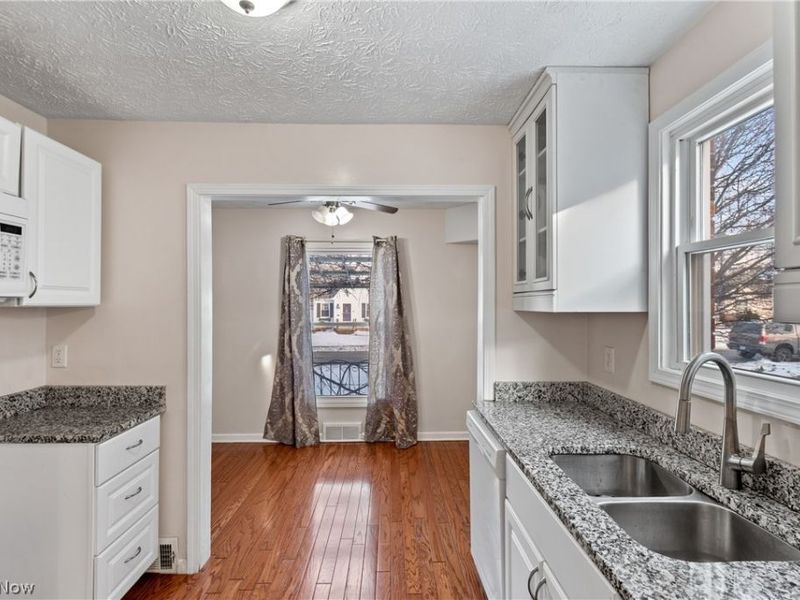 14313 Montrose Avenue, Cleveland, OH 44111 Photo 8
