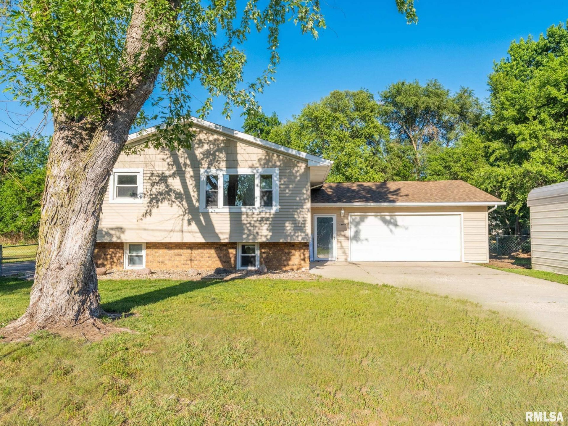 13082 Laurel Street, Manito, IL 61546 Main Photo
