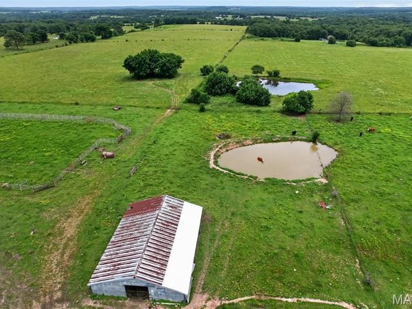 1044 Pritchett Road , Stoutland, MO 65567