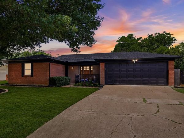 1113 Norwood Drive , Hurst, TX 76053
