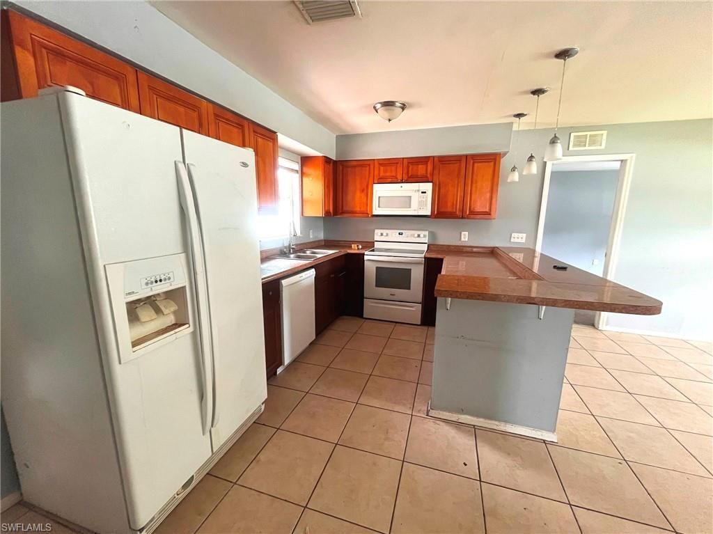 731 Lakeside Dr , Largo, FL 33778 Photo