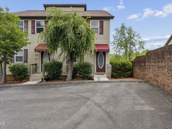 204 Gray Station Road, Unit 204, Johnson City, TN 37615