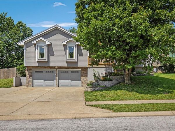 906 Pine Crest Avenue, Kearney, MO 64060