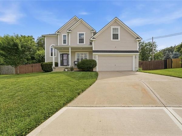 12229 Pine Valley Drive, Kansas City, KS 66109