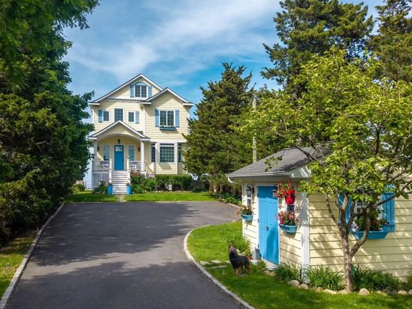 136 Asharoken Avenue, Asharoken, NY 11768