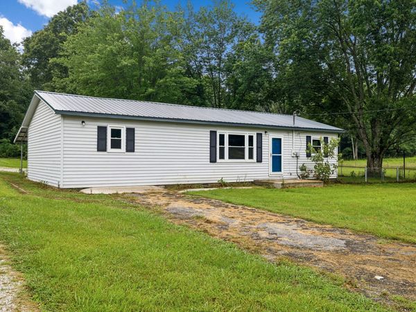 551 W 1st St , Hillsboro, TN 37342