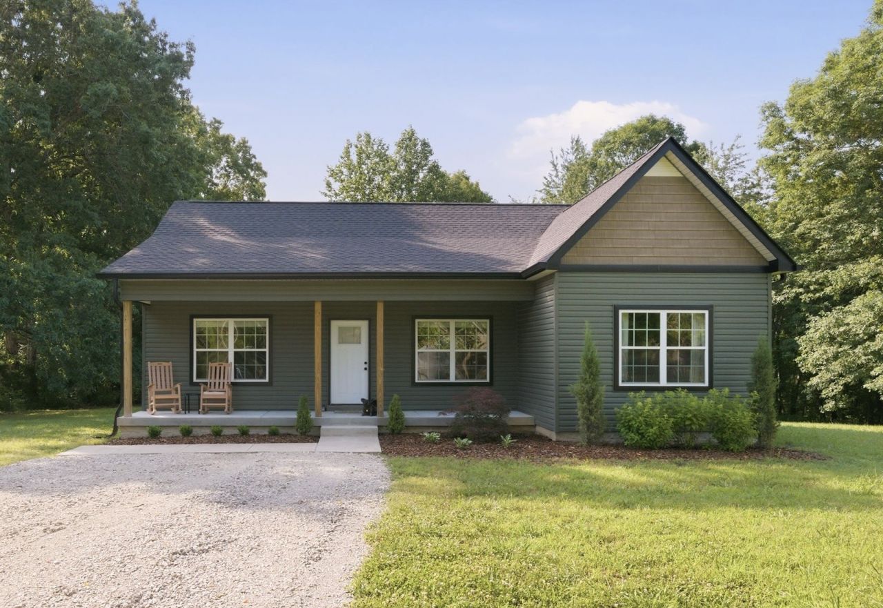 896 Hawkins Rd , White Bluff, TN 37187 Main Photo
