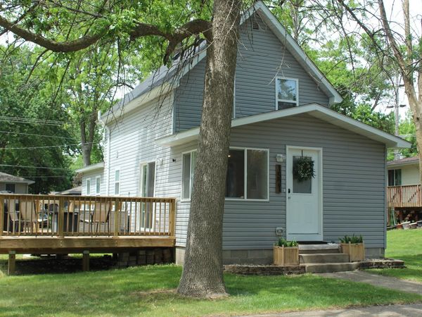 1521 Desoto Avenue N, Glencoe, MN 55336