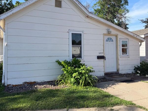 607 1st Avenue E, Shakopee, MN 55379