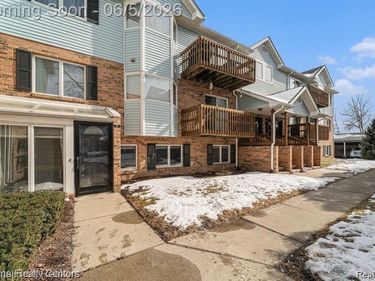 164 Pinewood Circle, Plymouth, MI 48170