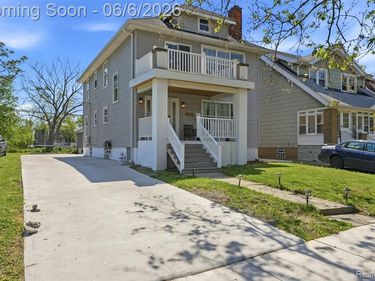 12186 Cloverlawn Street, Detroit, MI 48204
