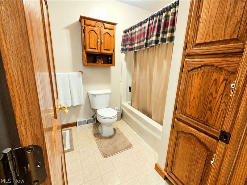 3438 Warren Meadville Road, Warren, OH 44410 Photo 17