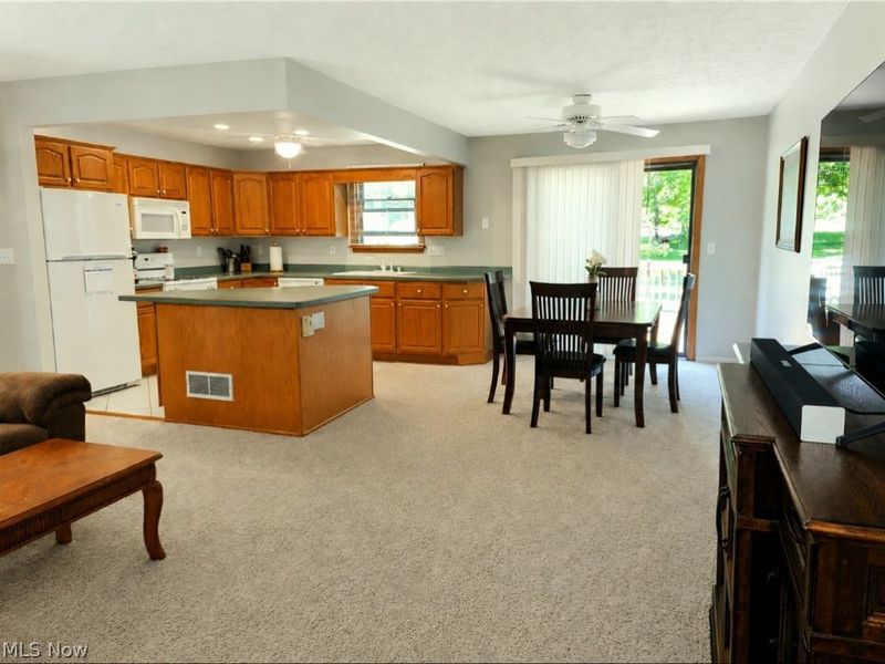 3438 Warren Meadville Road, Warren, OH 44410 Photo 2
