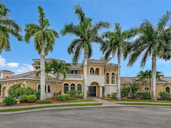 1630 ASSISI DRIVE , Unit 18, SARASOTA, FL 34231