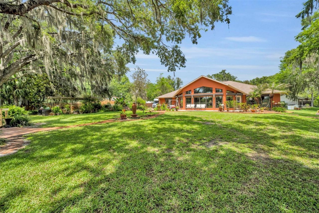 4885 Cr 307, Lake Panasoffkee, FL 33538 Photo