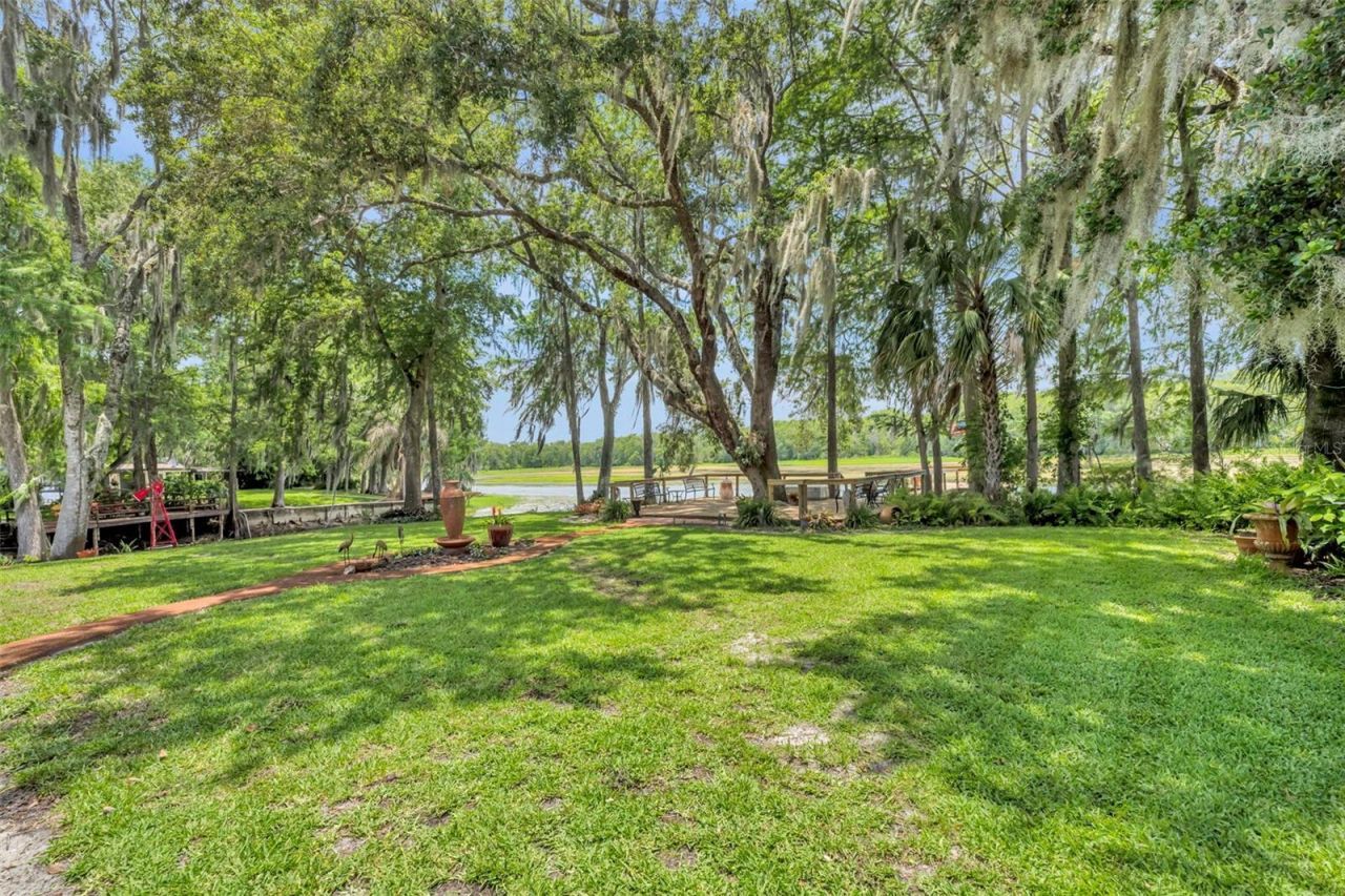 4885 Cr 307, Lake Panasoffkee, FL 33538 Photo
