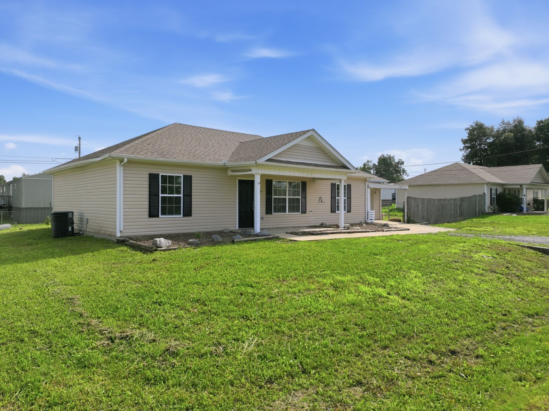 204 Cottonwood Dr, Shelbyville, TN 37160 Main Photo