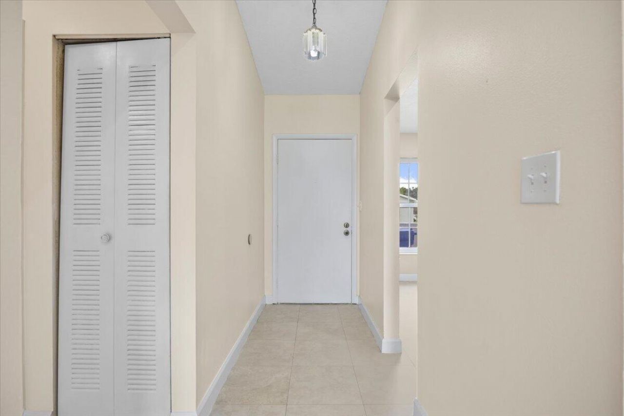 5540 S Lakewood Cir Circle S, Unit F, Margate, FL 33063 Photo