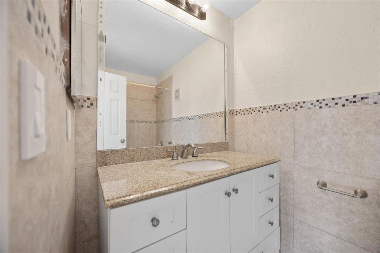 5540 S Lakewood Cir Circle S, Unit F, Margate, FL 33063 Photo