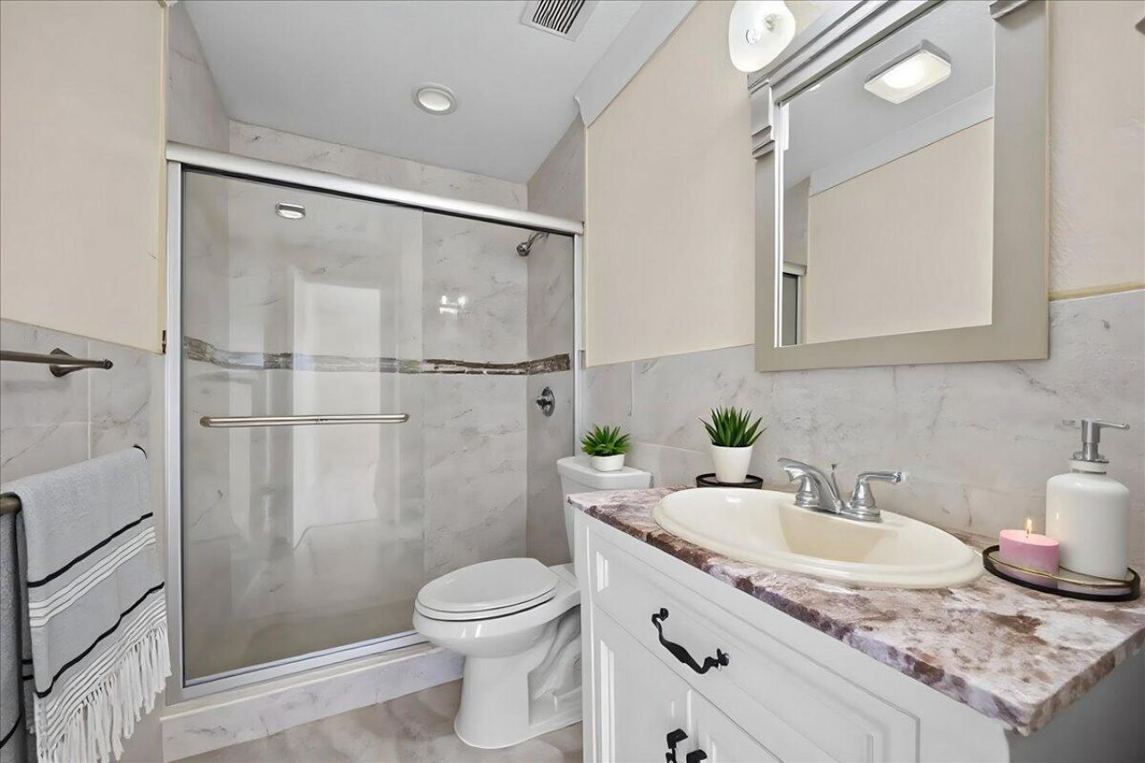 5540 S Lakewood Cir Circle S, Unit F, Margate, FL 33063 Photo