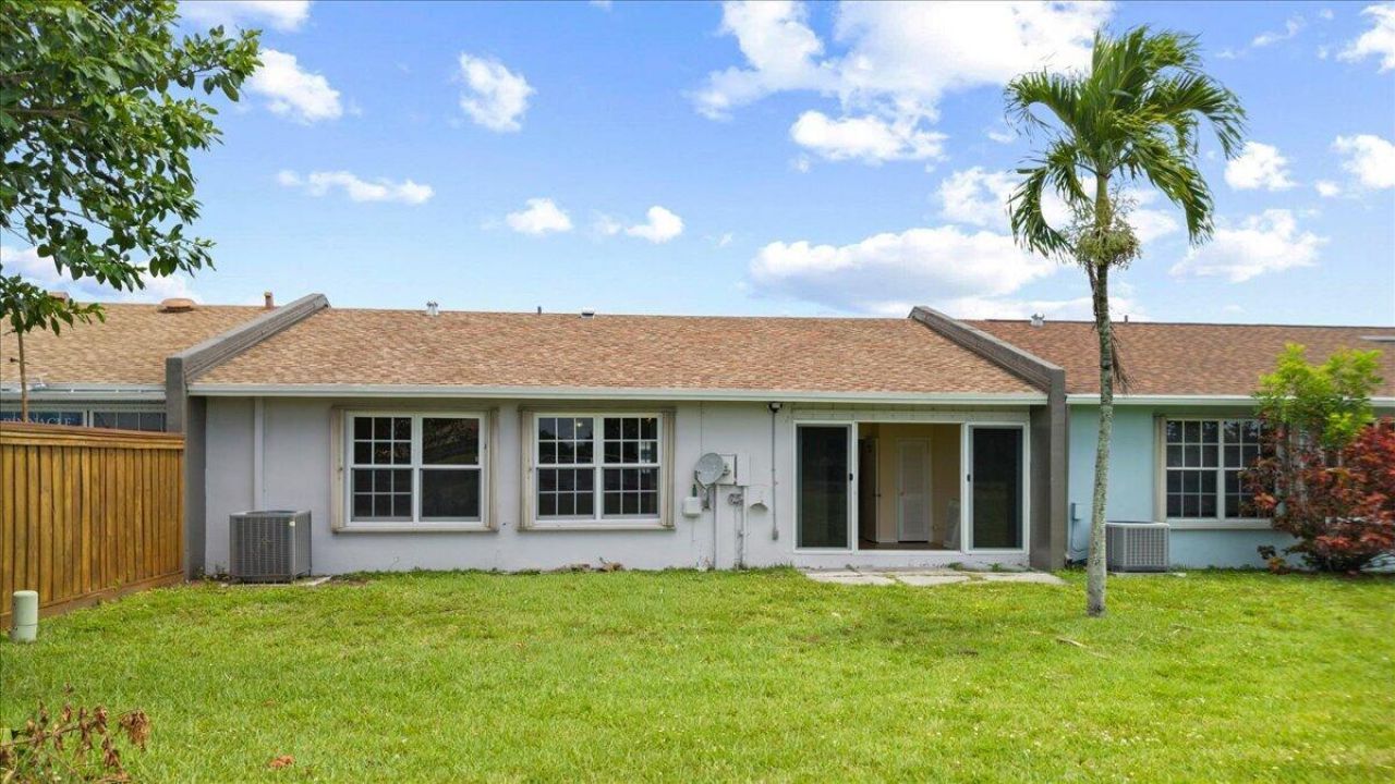 5540 S Lakewood Cir Circle S, Unit F, Margate, FL 33063 Photo