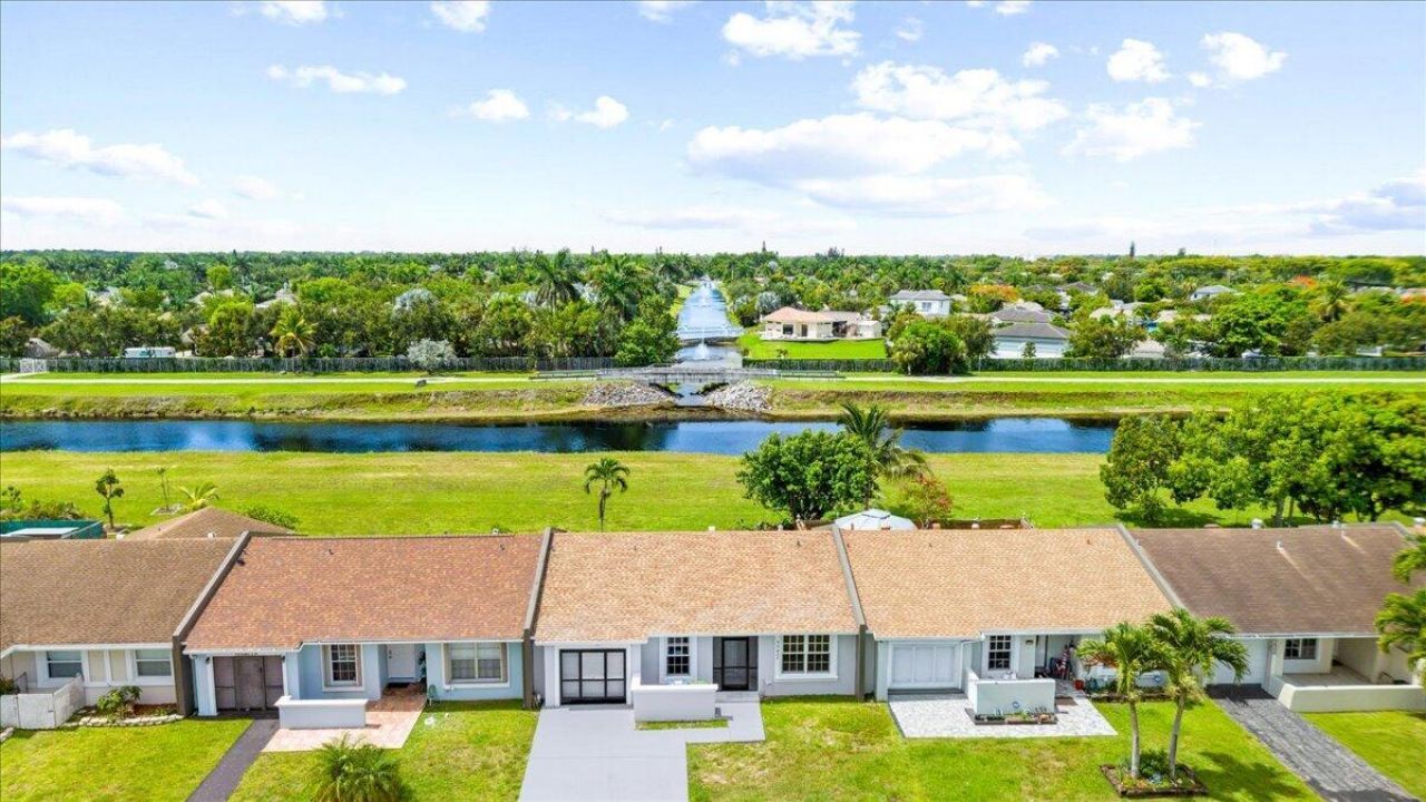 5540 S Lakewood Cir Circle S, Unit F, Margate, FL 33063 Photo
