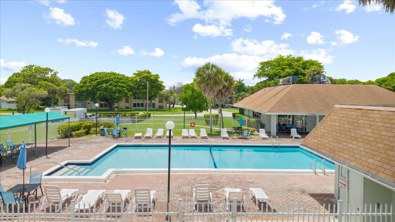 5540 S Lakewood Cir Circle S, Unit F, Margate, FL 33063 Photo