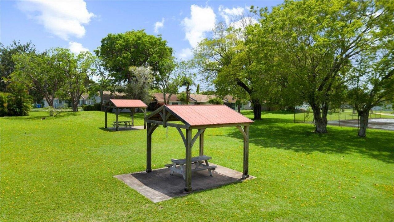 5540 S Lakewood Cir Circle S, Unit F, Margate, FL 33063 Photo