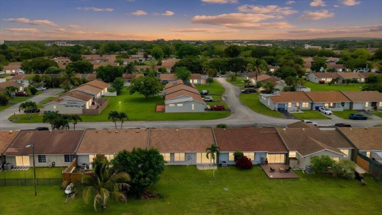 5540 S Lakewood Cir Circle S, Unit F, Margate, FL 33063 Photo
